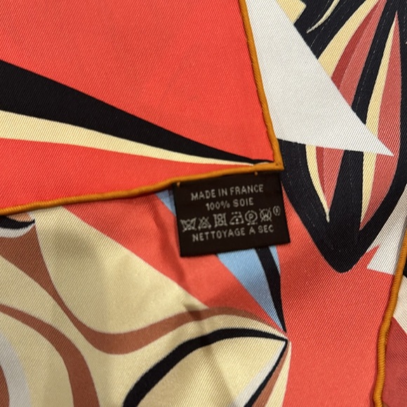 Authentic Hermes Silk scarf - Picture 4 of 11